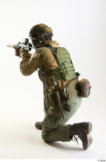 Alex Lee Kneeling Shooting kneeling shooting whole body 0004.jpg